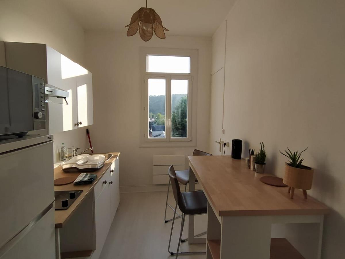 Le Nid Normand Avec Terrasse - Stationnement Facile Et Gratuit - 5 Min Seine Apartment Deville-les-Rouen Exterior photo